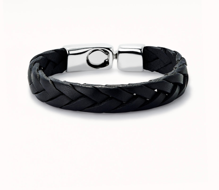 Braided bracelet with clasp