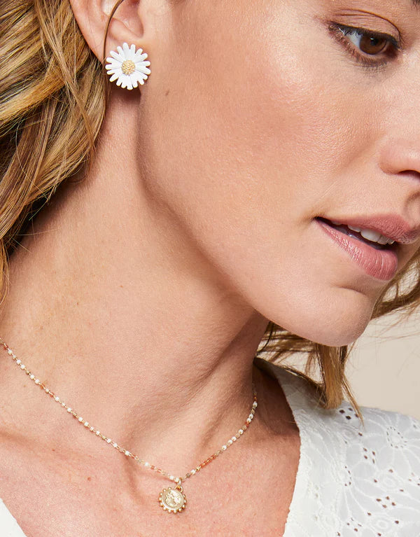 Daisy Stud Earrings White