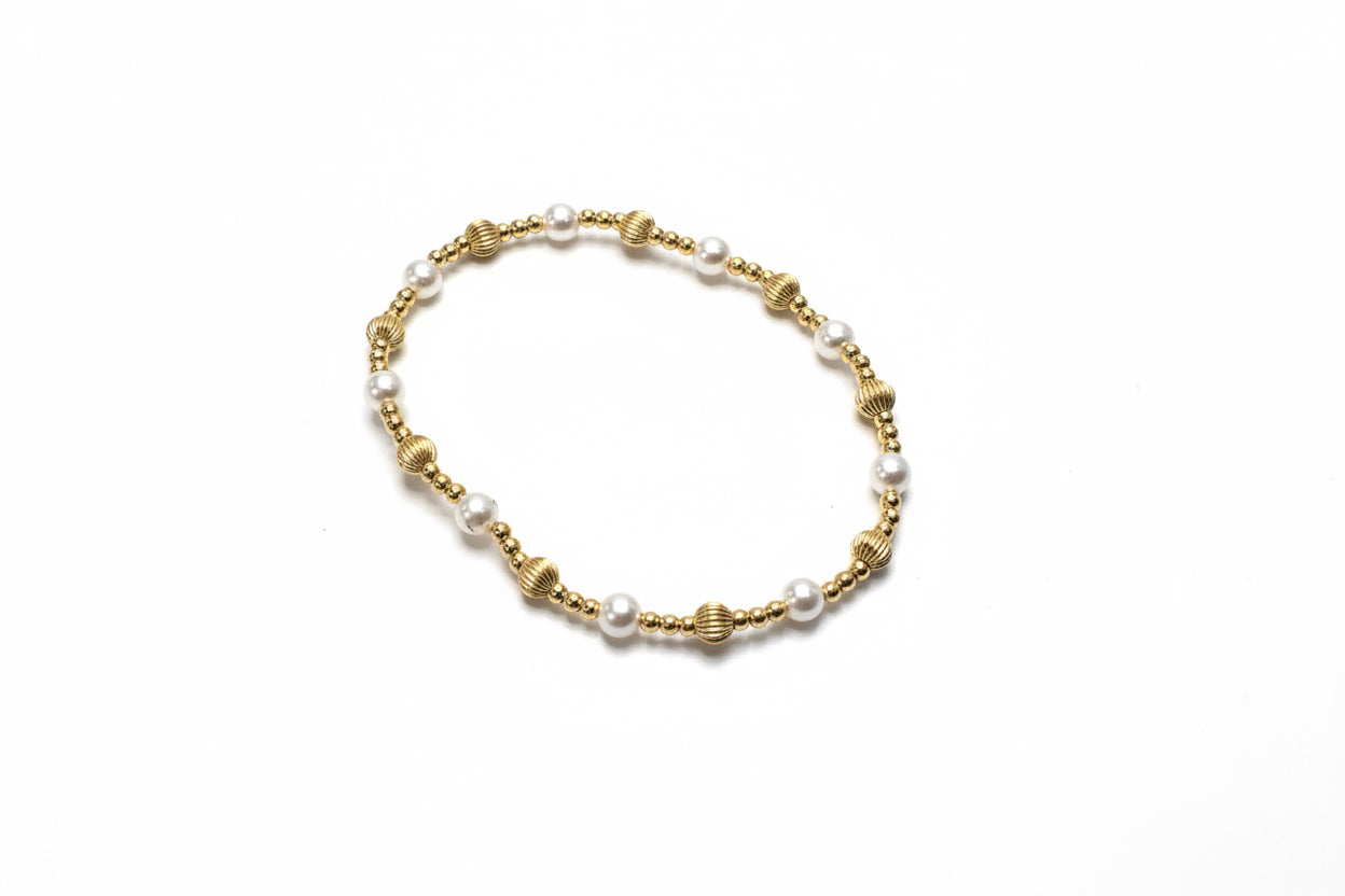 Dignity Sinc Gold 5MM Pearl