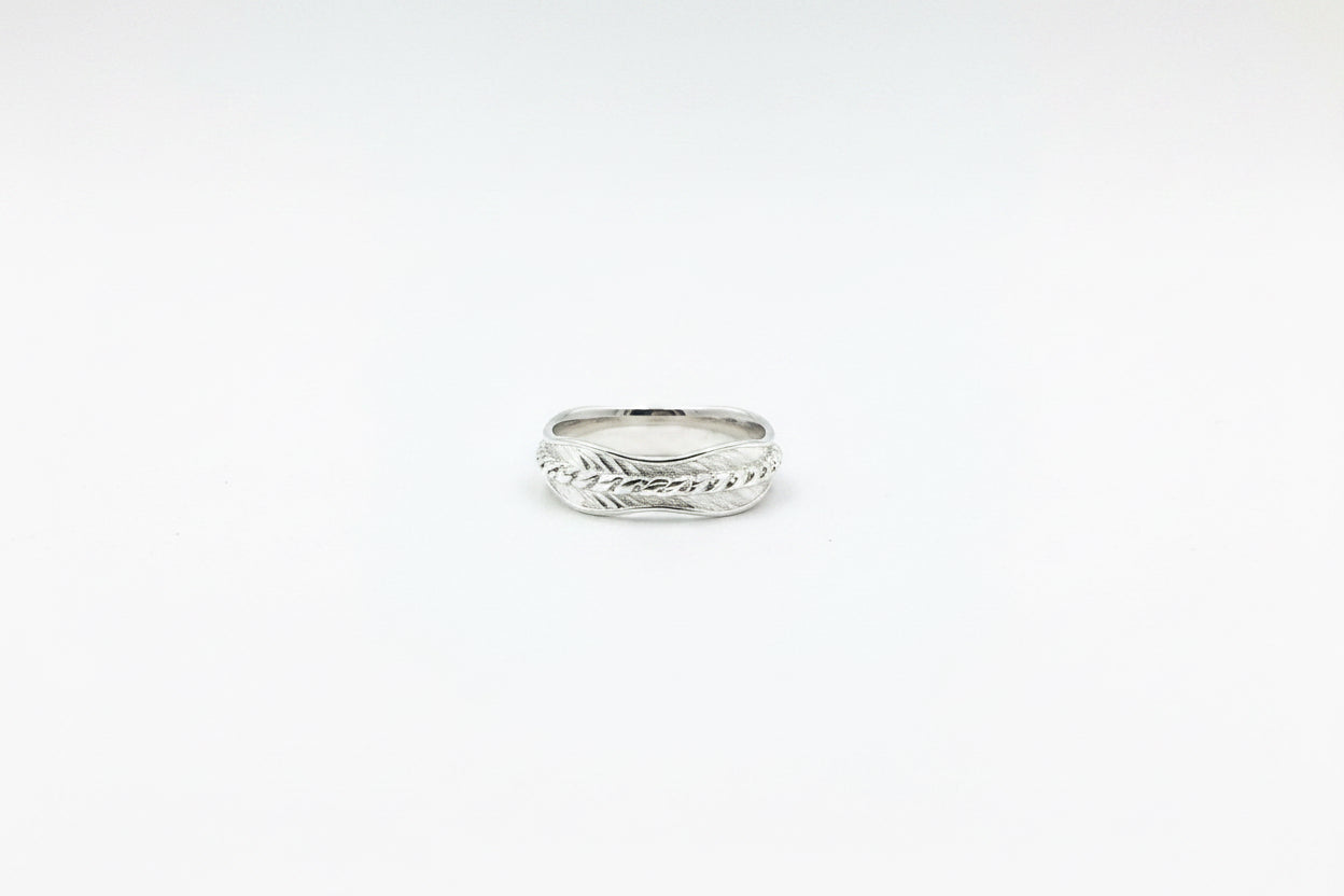 The Carmen spinner ring
