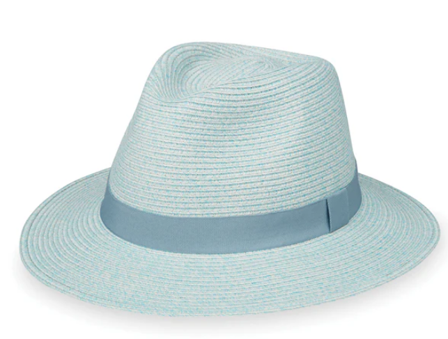 Caroline hat