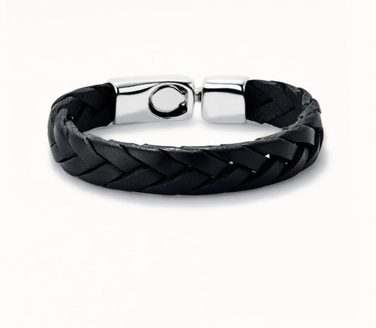 Braided bracelet with clasp