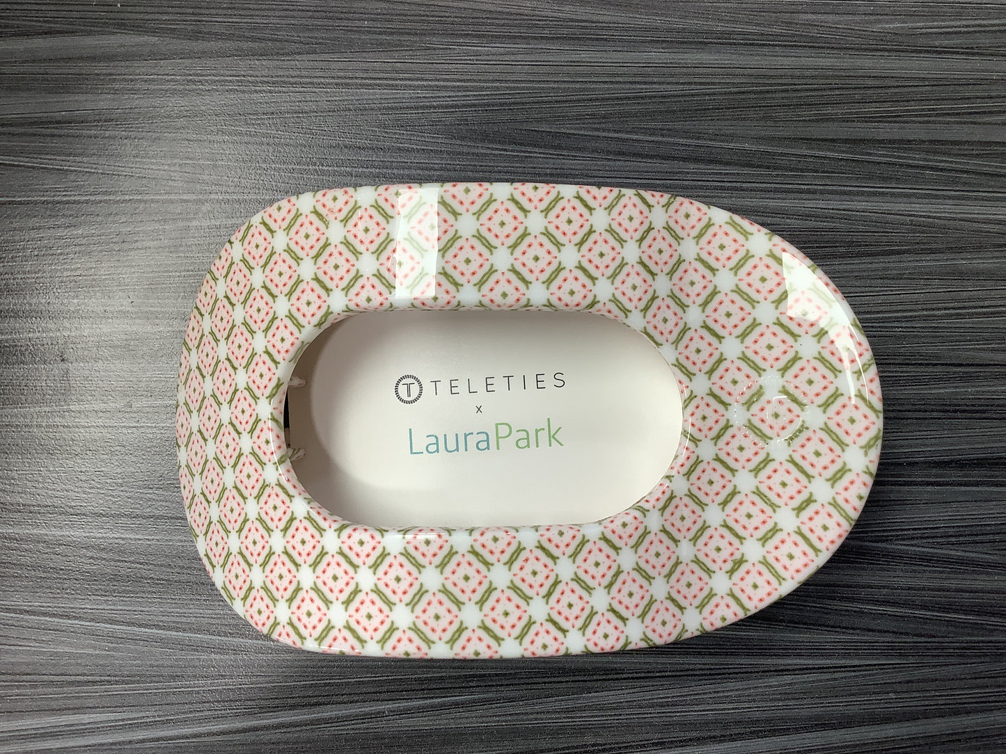 Pine & Pearl Large Flat Round Clip