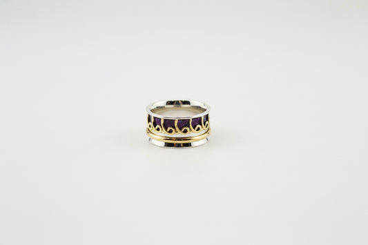 The Xoey spinner ring