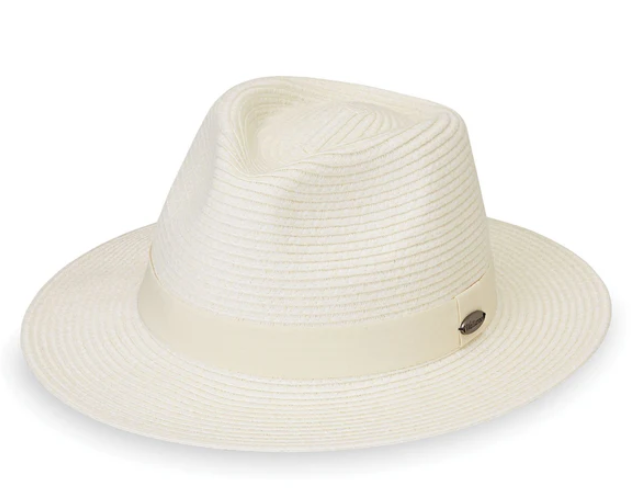 Caroline hat